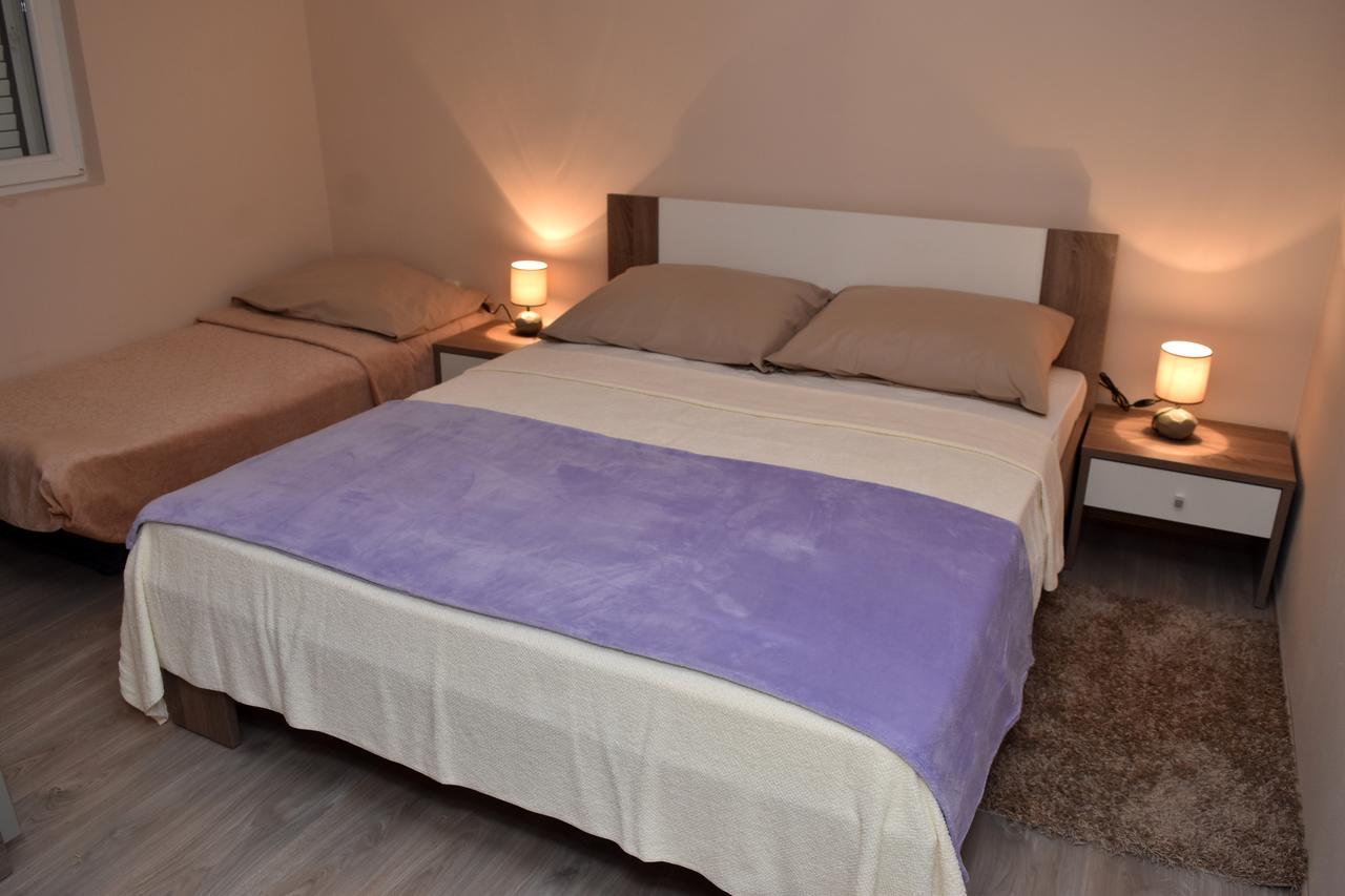 Apartments Oresic Vir Exterior photo