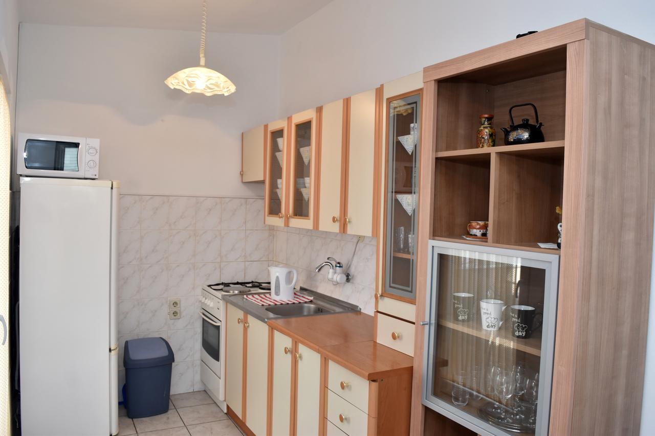 Apartments Oresic Vir Exterior photo