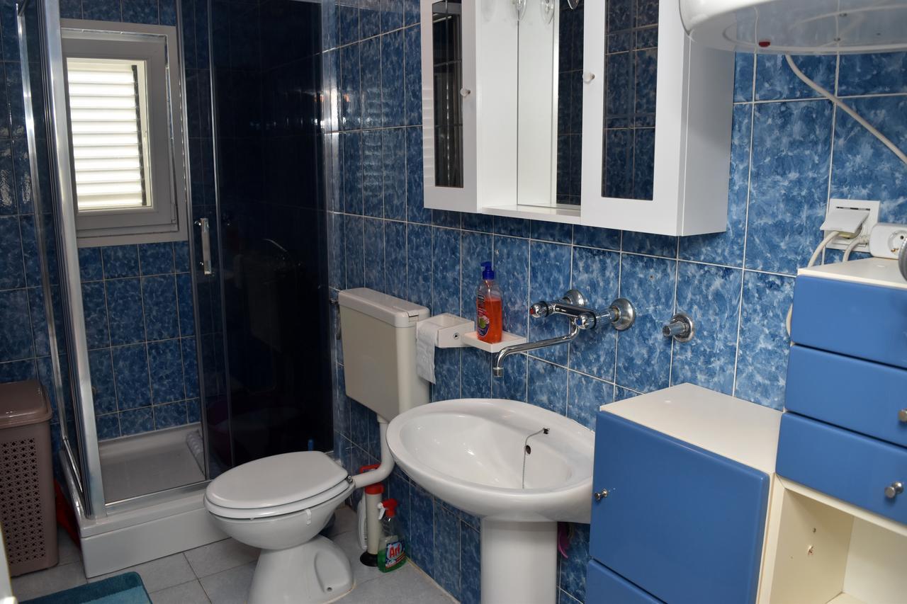 Apartments Oresic Vir Exterior photo